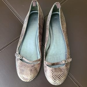 Gap Flats